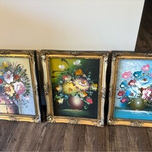 Source Unknown Floral Art Set with Gold Frames